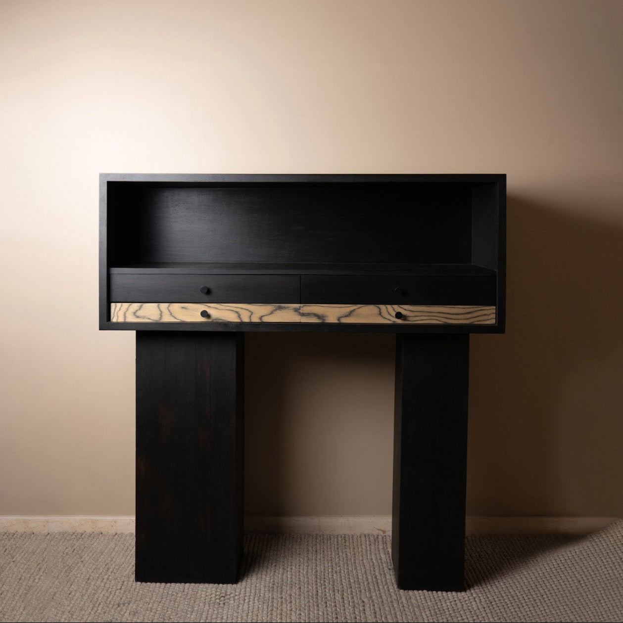 Avis Console